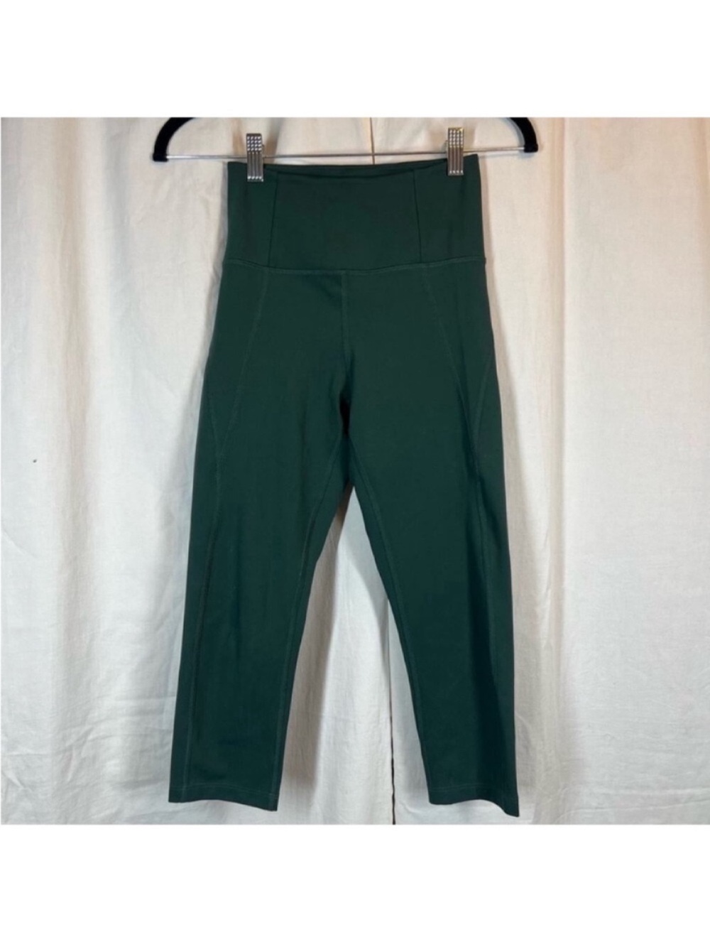 Girlfriend collective compressive high rise capri leggings forest green